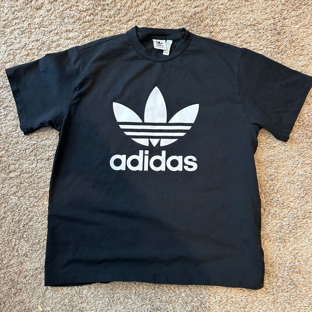 Women’s large adidas tee